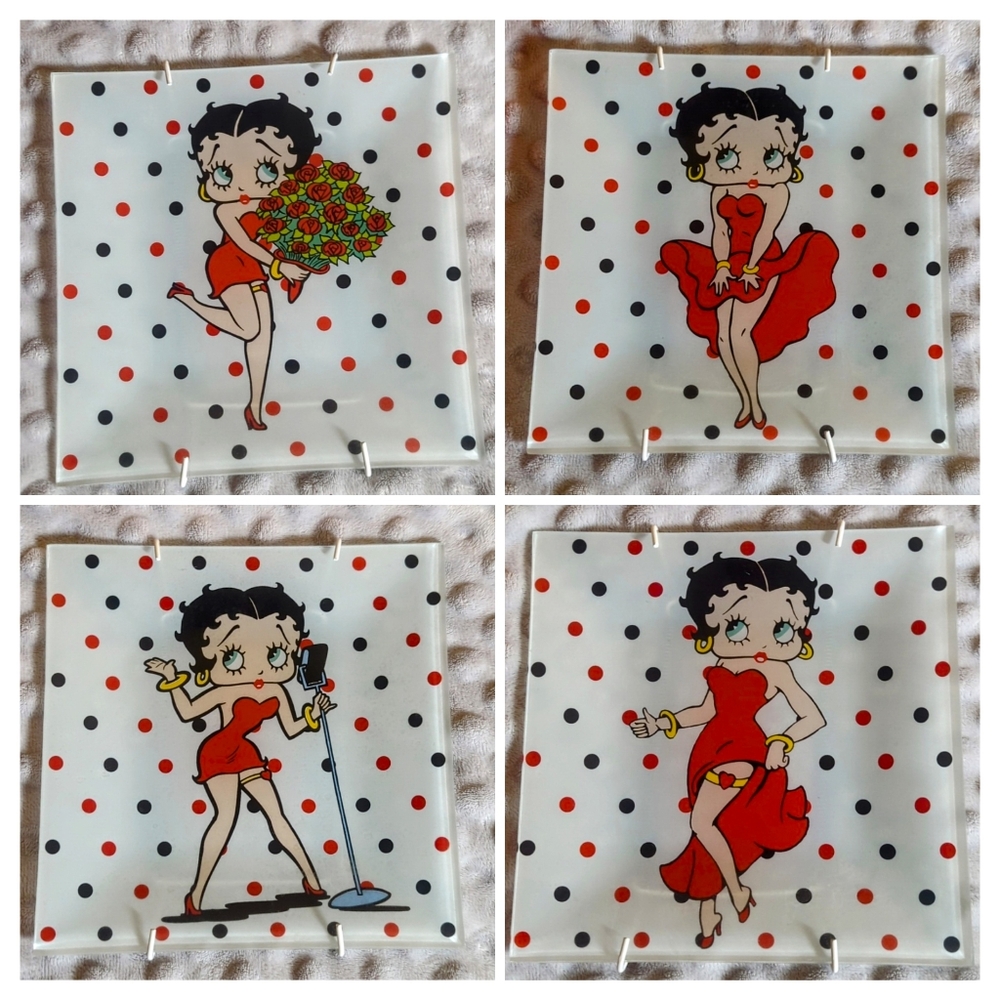 Betty Boop plates decor